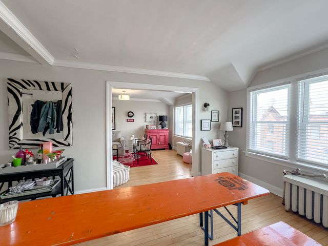 733 Elm Street 302, Winnetka, IL 60093