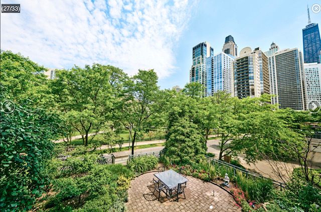 55 W Delaware Place 221, Chicago, IL 60610