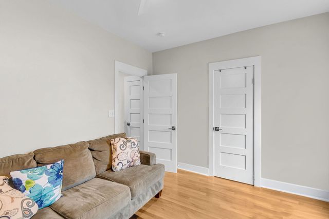 137 Calhoun Street Apt A, Charleston, SC 29401