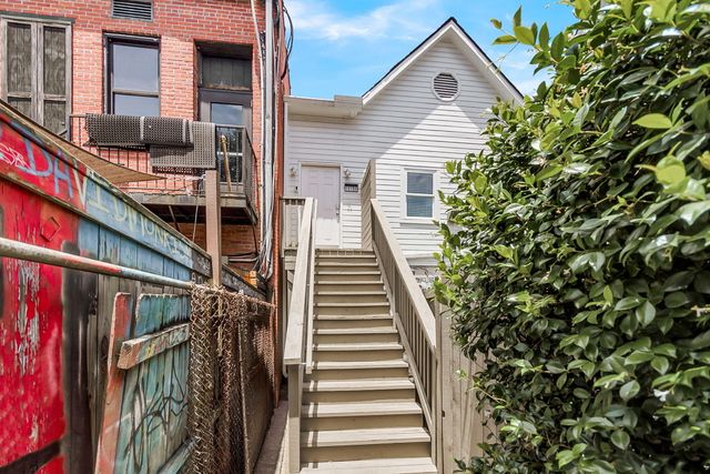 137 Calhoun Street Apt A, Charleston, SC 29401