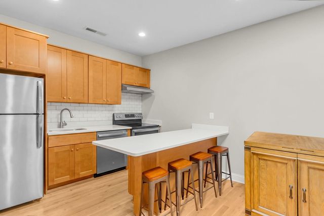 137 Calhoun Street Apt A, Charleston, SC 29401