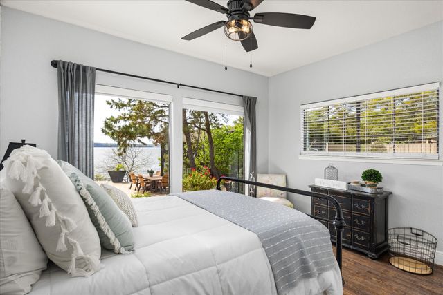 3901 Crescent Drive, Granbury, TX 76049