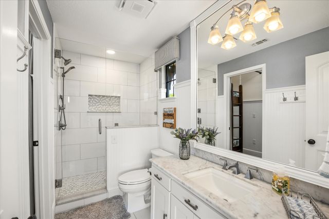 3901 Crescent Drive, Granbury, TX 76049