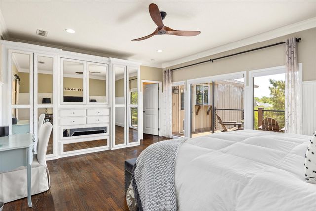 3901 Crescent Drive, Granbury, TX 76049