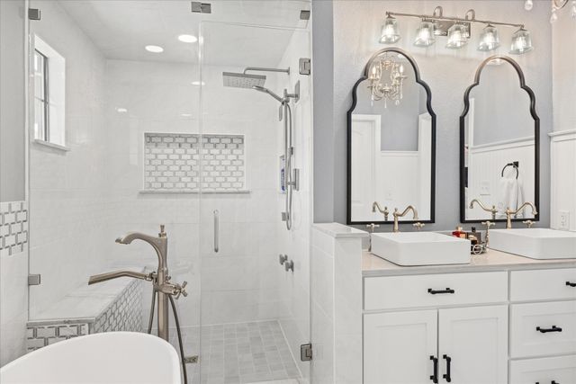 3901 Crescent Drive, Granbury, TX 76049