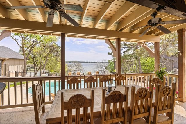 3901 Crescent Drive, Granbury, TX 76049