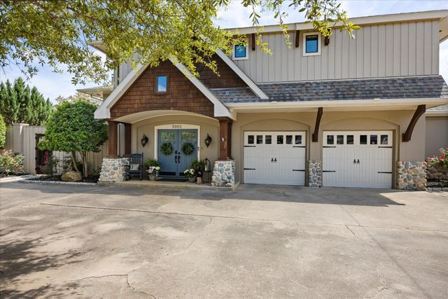 3901 Crescent Drive, Granbury, TX 76049