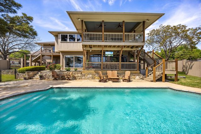 3901 Crescent Drive, Granbury, TX 76049