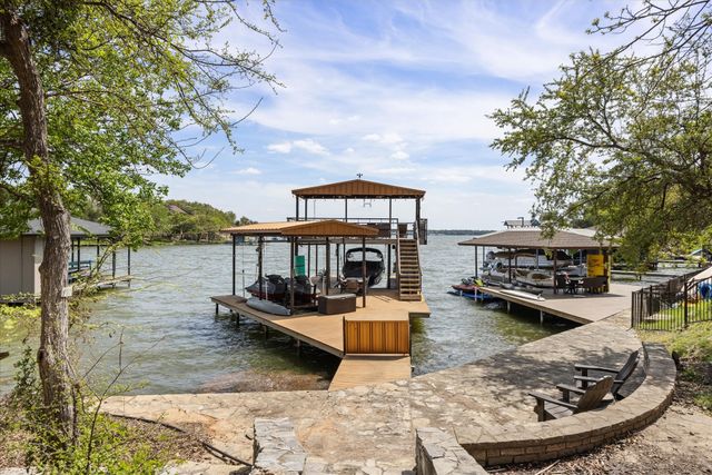 3901 Crescent Drive, Granbury, TX 76049