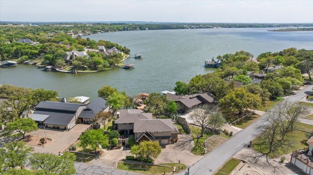 3901 Crescent Drive, Granbury, TX 76049