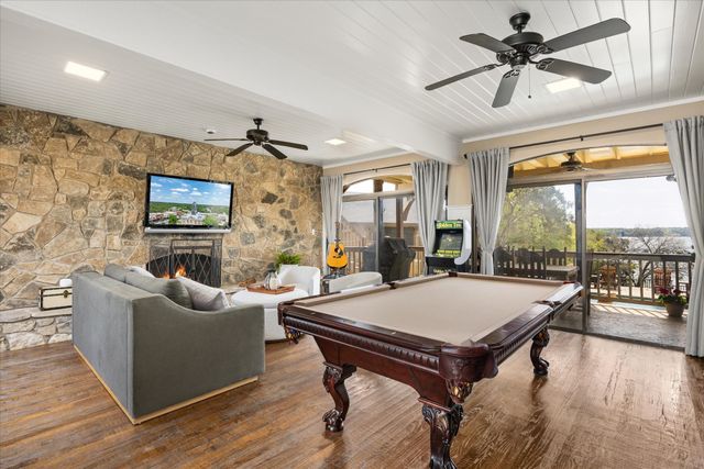 3901 Crescent Drive, Granbury, TX 76049