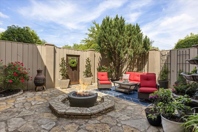 3901 Crescent Drive, Granbury, TX 76049