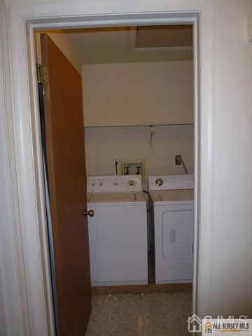 3304 Stonehedge Road, Edison, NJ 08820