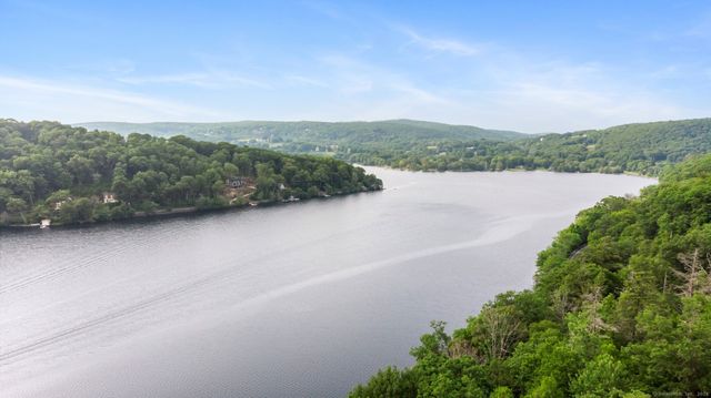31 June Road, Washington, CT 06777