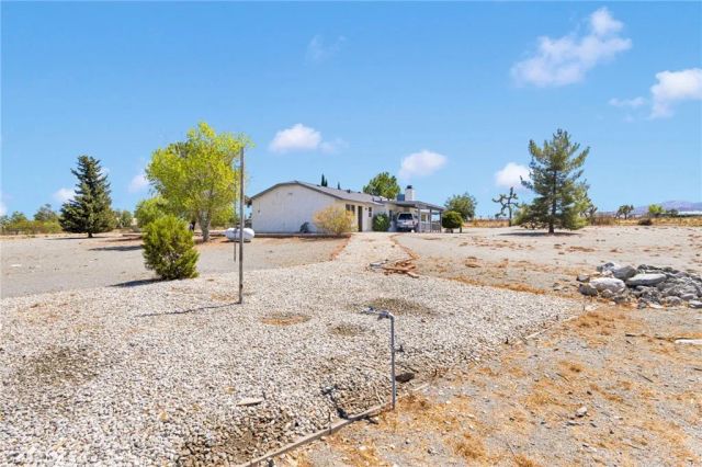 11574 Silver Rock, Pinon Hills, CA 92372