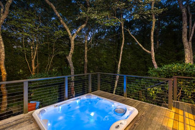 12 Somerset Road, Provincetown, MA 02657