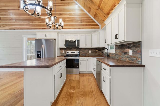 131 Pumpkin Creek Circle, Jamestown, KY 42629