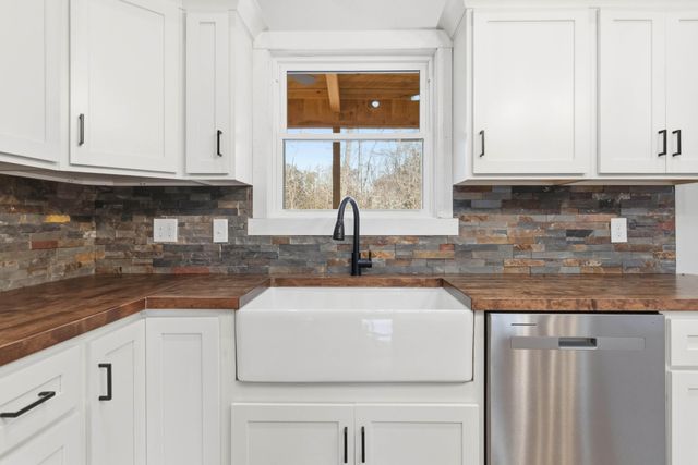 131 Pumpkin Creek Circle, Jamestown, KY 42629