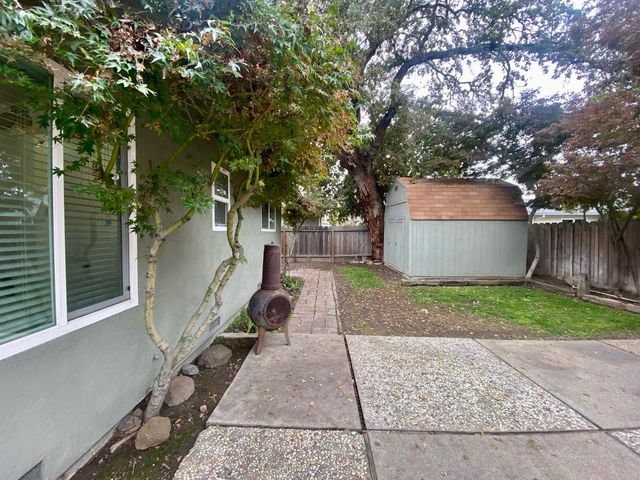 2301 McRitchie Way, Modesto, CA 95355