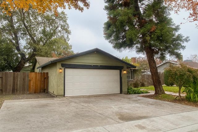 2301 McRitchie Way, Modesto, CA 95355