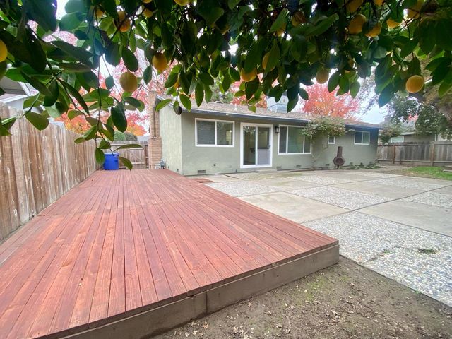 2301 McRitchie Way, Modesto, CA 95355