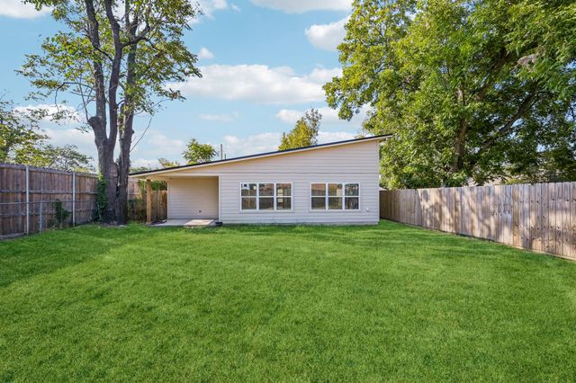 613 W Florence Street, Denison, TX 75020