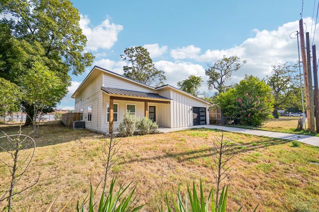 613 W Florence Street, Denison, TX 75020