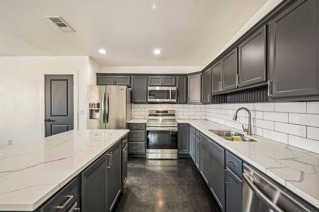 613 W Florence Street, Denison, TX 75020
