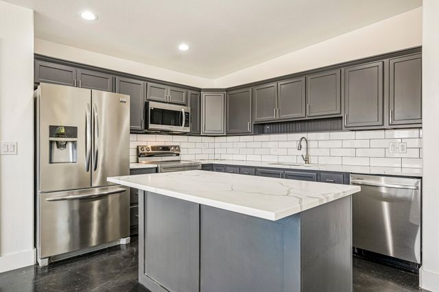 613 W Florence Street, Denison, TX 75020