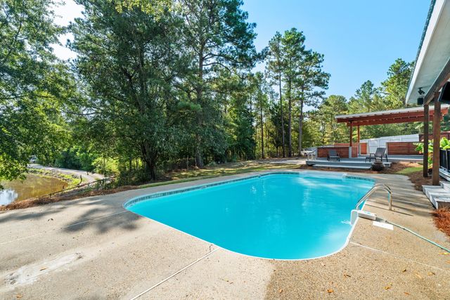 2 Hatten Rd., Hattiesburg, MS 39402