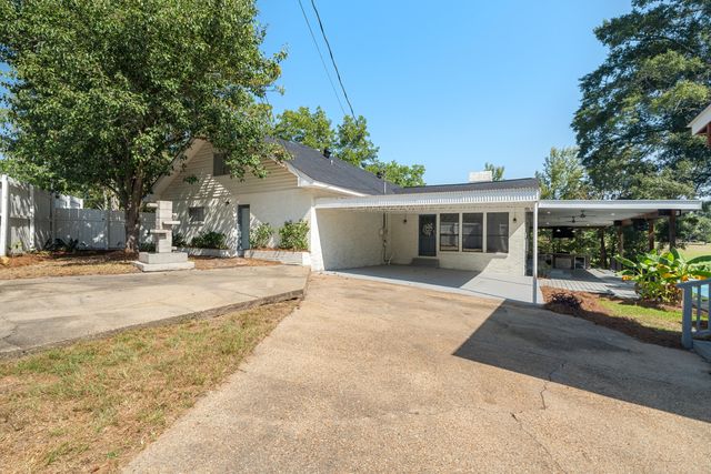 2 Hatten Rd., Hattiesburg, MS 39402