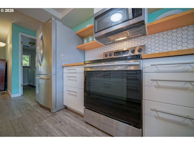 3709 KEVINGTON Ave, Eugene, OR 97405