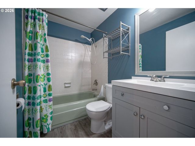 3709 KEVINGTON Ave, Eugene, OR 97405