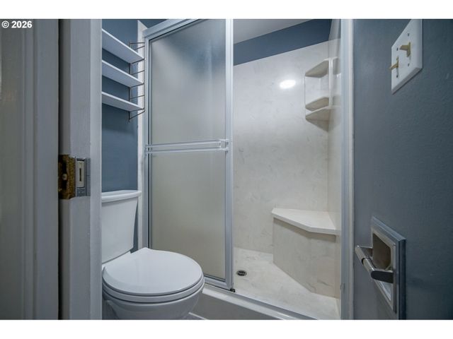 3709 KEVINGTON Ave, Eugene, OR 97405