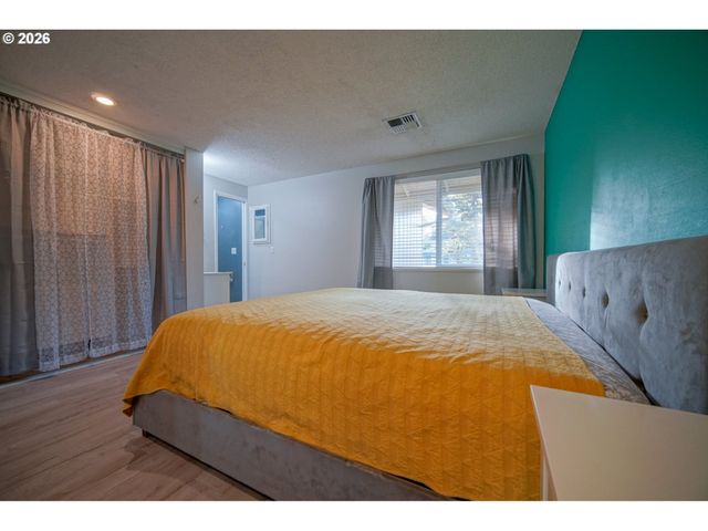 3709 KEVINGTON Ave, Eugene, OR 97405
