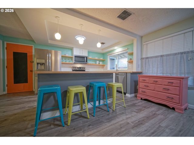 3709 KEVINGTON Ave, Eugene, OR 97405