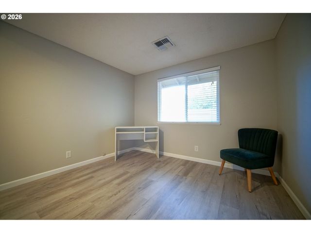 3709 KEVINGTON Ave, Eugene, OR 97405