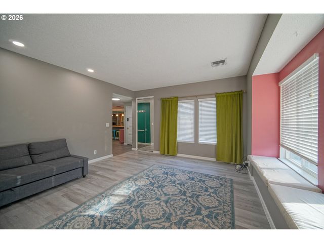 3709 KEVINGTON Ave, Eugene, OR 97405