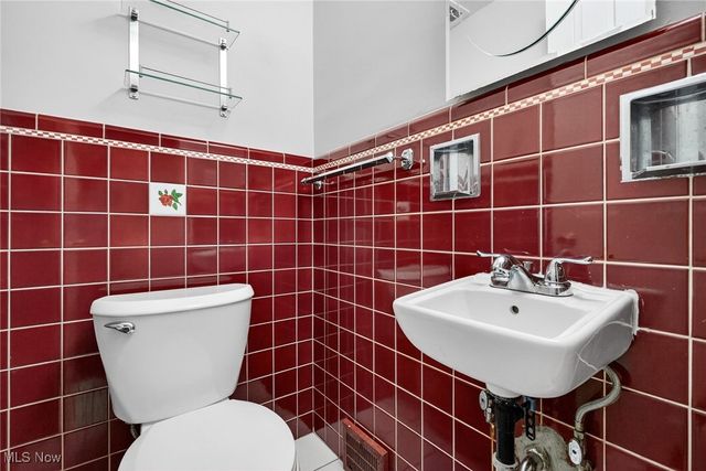 3378 Clayton Boulevard, Shaker Heights, OH 44120