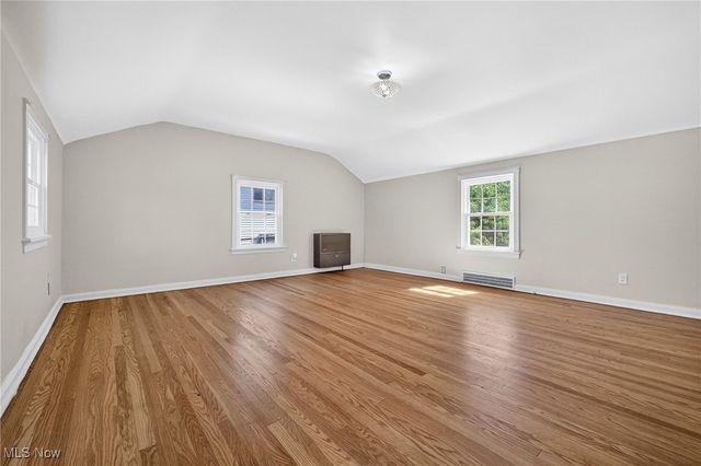 3378 Clayton Boulevard, Shaker Heights, OH 44120