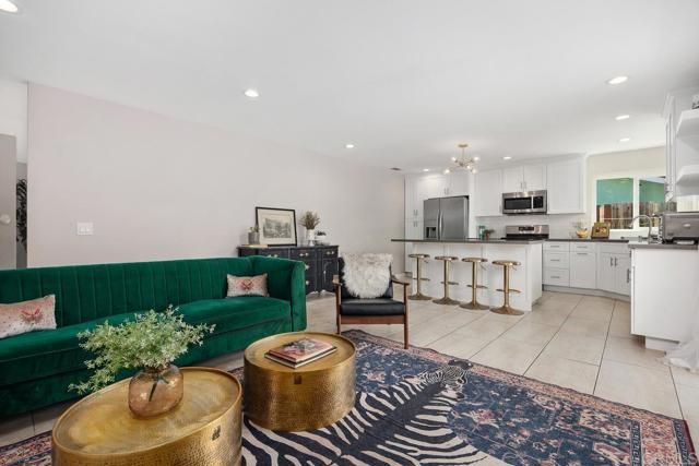 1744 Calle Jules, Vista, CA 92084