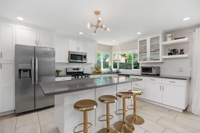 1744 Calle Jules, Vista, CA 92084