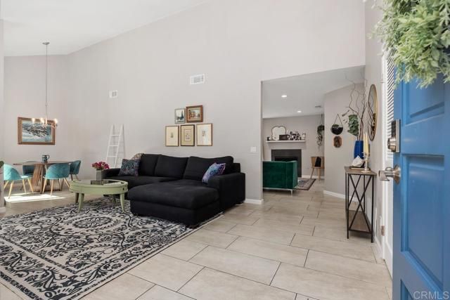 1744 Calle Jules, Vista, CA 92084