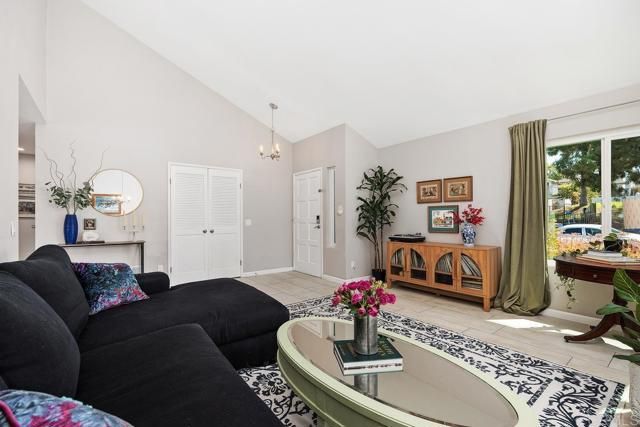 1744 Calle Jules, Vista, CA 92084