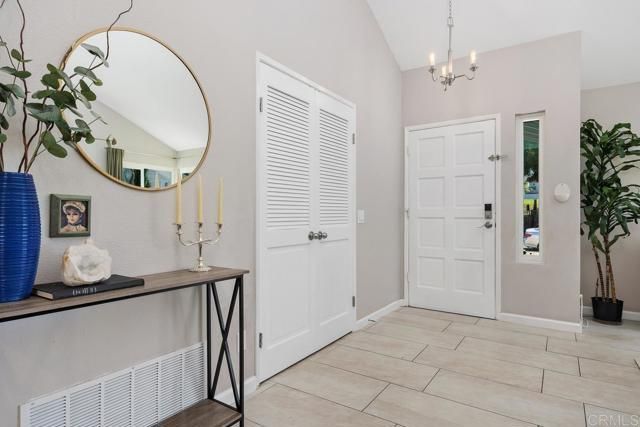 1744 Calle Jules, Vista, CA 92084