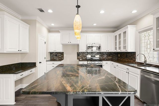 32787 Duff Rd, Walker, LA 70785