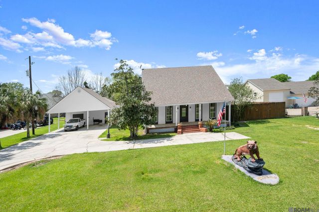 32787 Duff Rd, Walker, LA 70785