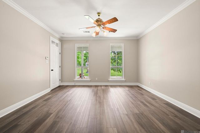 32787 Duff Rd, Walker, LA 70785