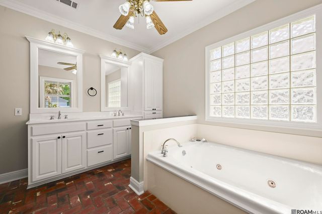 32787 Duff Rd, Walker, LA 70785