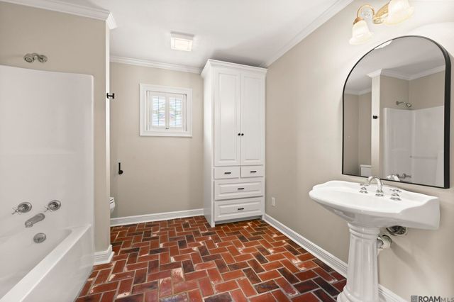 32787 Duff Rd, Walker, LA 70785